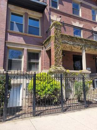 Building Photo - 5324 S King Dr