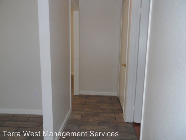 Building Photo - 4895 S Torrey Pines Dr