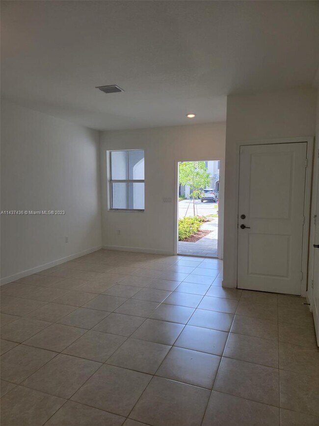 Foto del edificio - 2637 SE 12th St