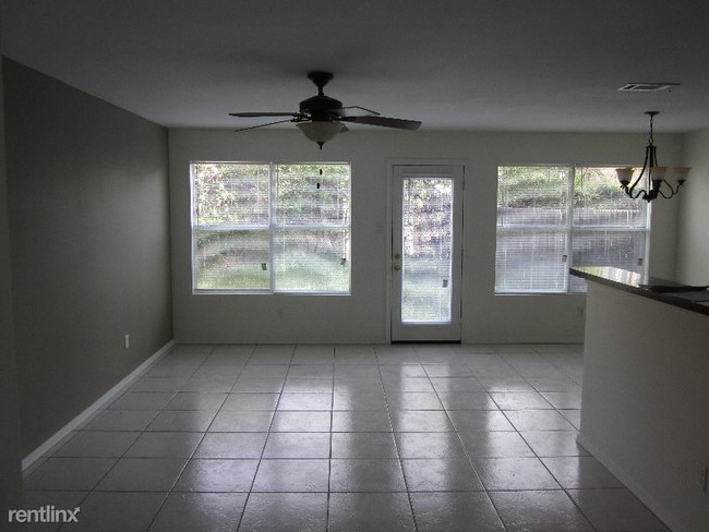 Building Photo - 3 br, 2.5 bath Townhome - 7521 Ederville road