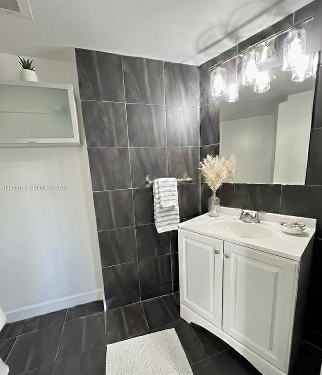 Building Photo - 6830 Indian Creek Dr