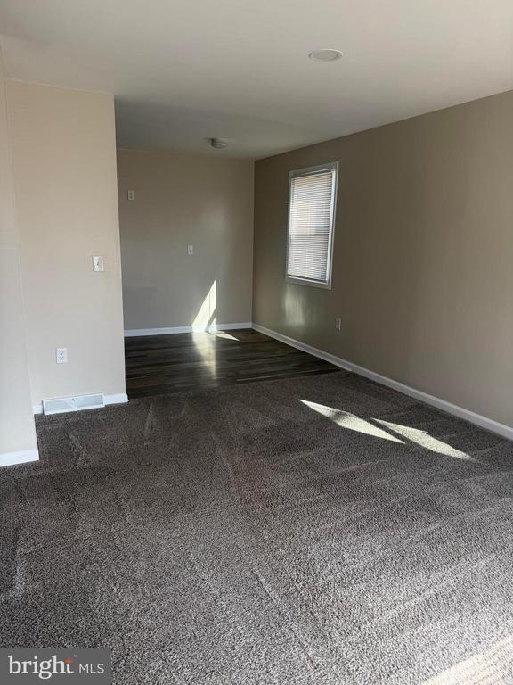 Foto del edificio - 100 Garfield Ct