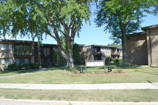 Building Photo - Forest Arms Apartments