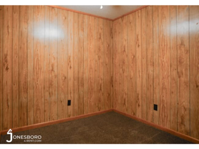 Foto del edificio - Race Crest Apartments: Water/Sewer Include...