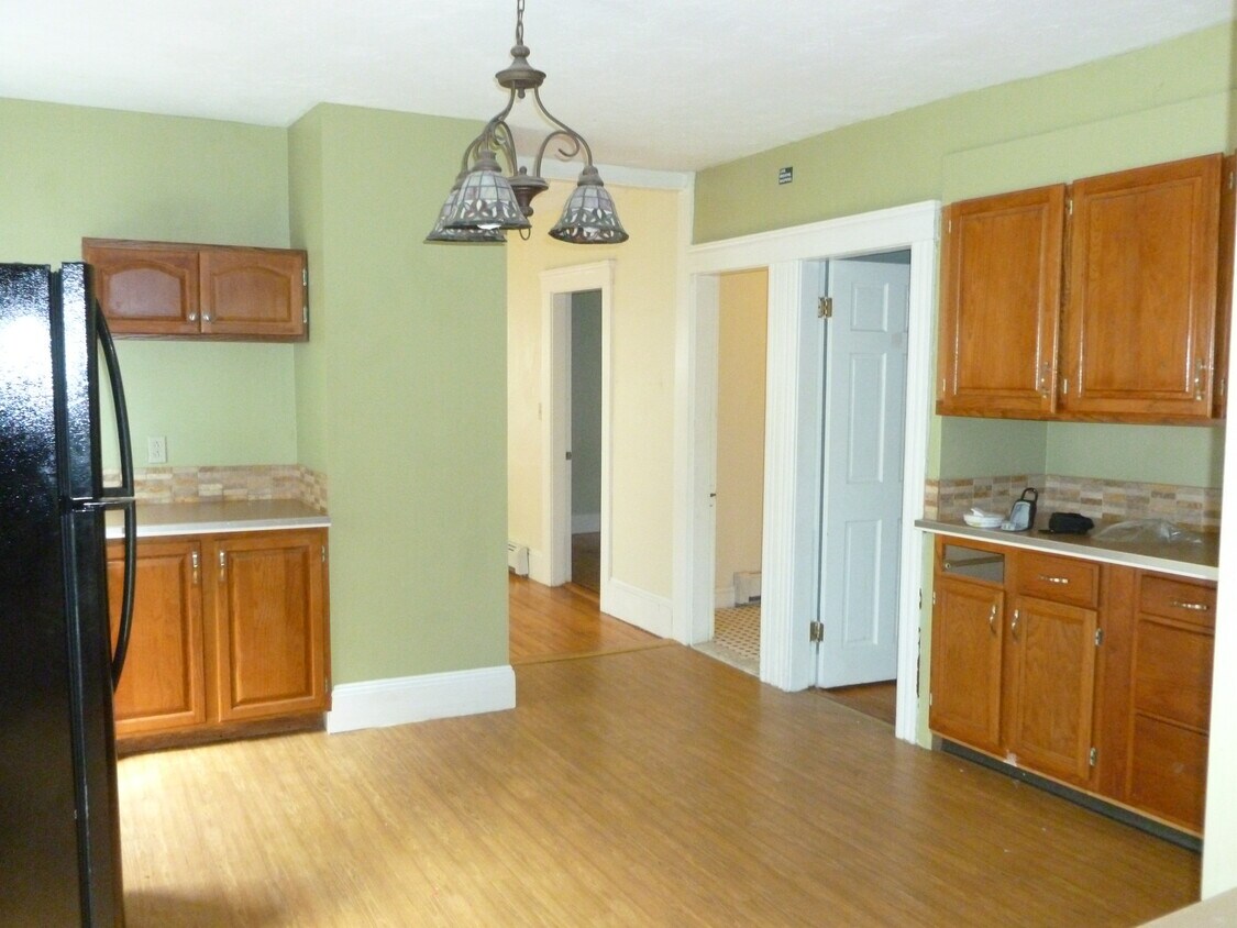 Building Photo - 29 Almont Ave