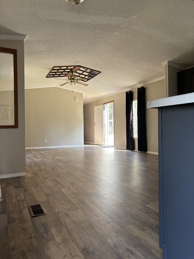Building Photo - 10167 Lynette Dr