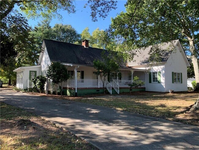 Foto del edificio - 1145 Mayfield Rd