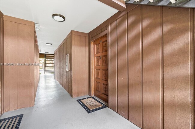 Foto del edificio - 4970 NW 102nd Ave