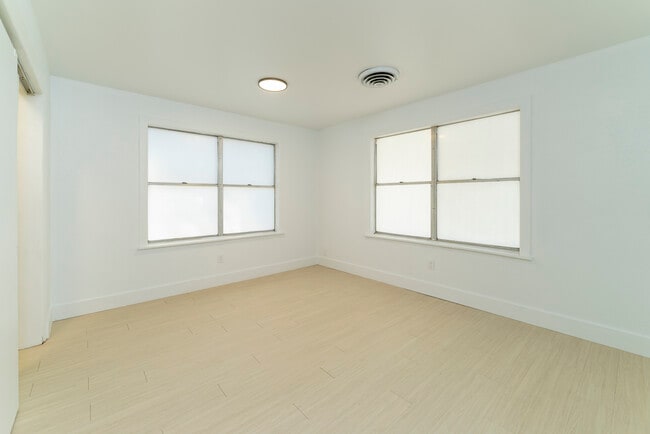 Building Photo - The Dels Magnolia