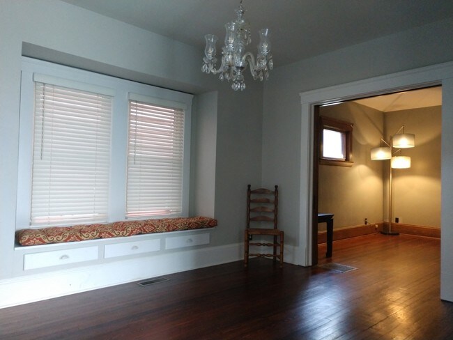 Foto del edificio - 1713 Brevier Ave