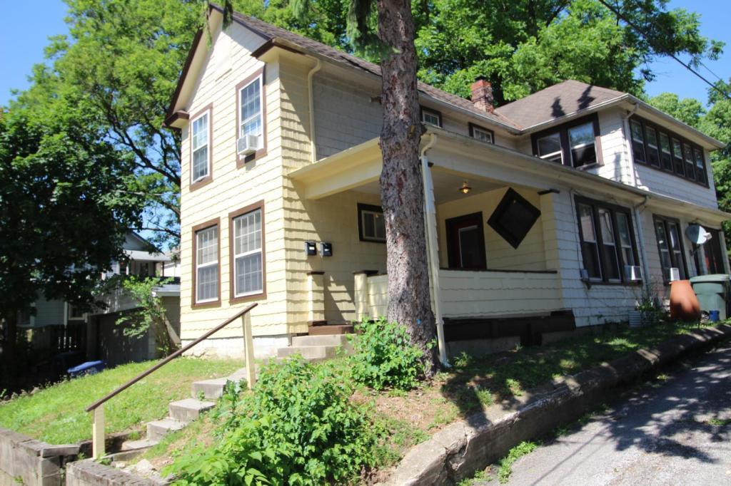 Primary Photo - 2692 Neil Ave