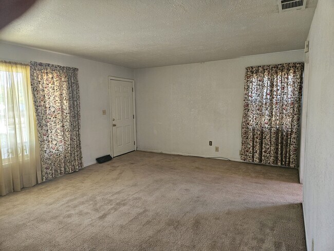 Foto del edificio - 2333 Howe Ave