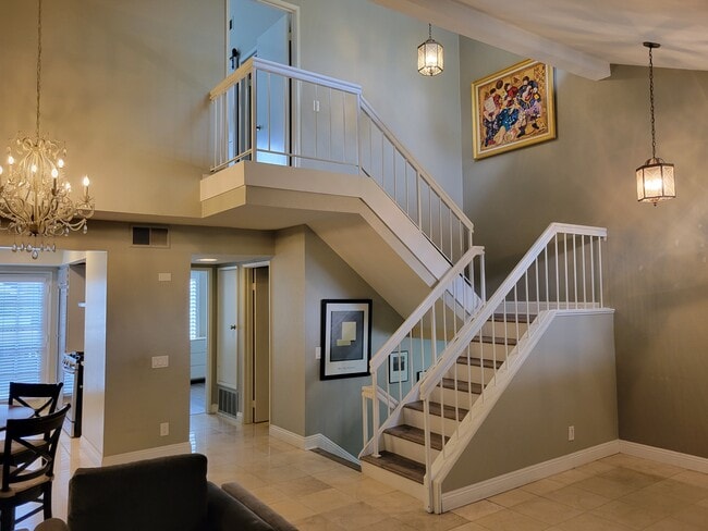 Foto del edificio - 8550 Lake Knoll Ave