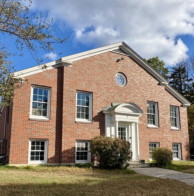 Building Photo - 15 Mountain Rd