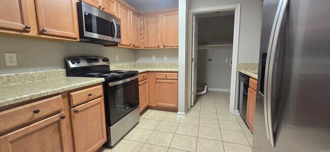 Foto del edificio - 15355 Oak Glen Dr