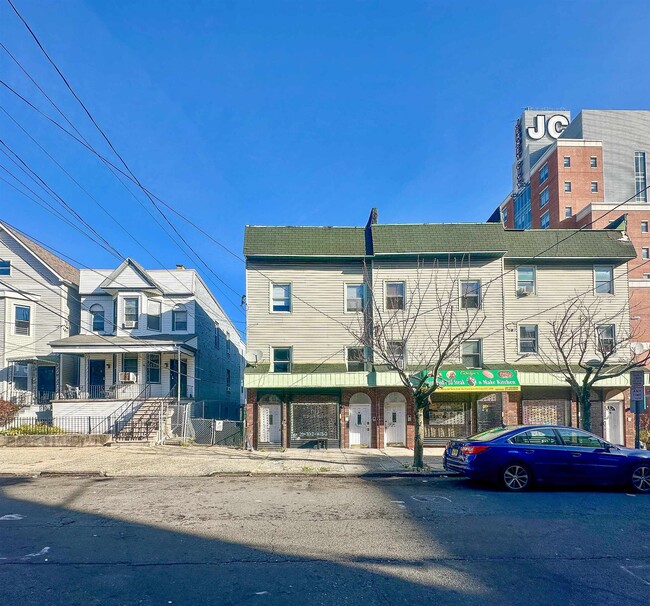 Foto del edificio - 78 Orient Ave