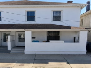 Building Photo - 526 Drexel Ave