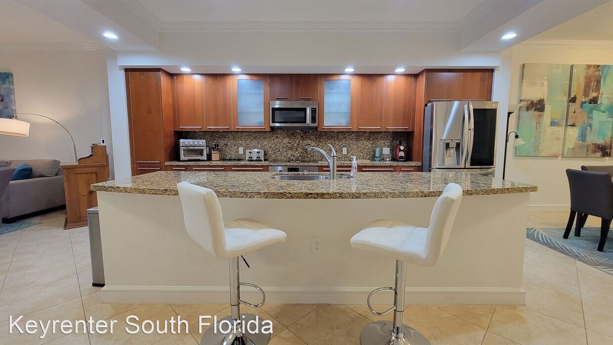 Foto principal - 2 br, 2.5 bath House - 4445 El Mar Dr #2303