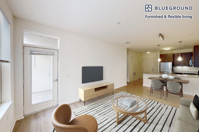 Foto del edificio - 333 Great River Rd