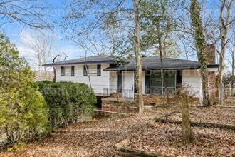 Building Photo - 21 Oakwood Rd