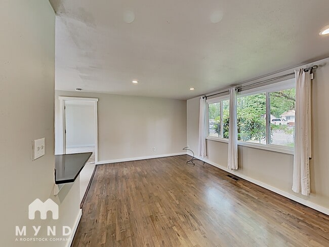 Building Photo - 30548 5th Ave SW