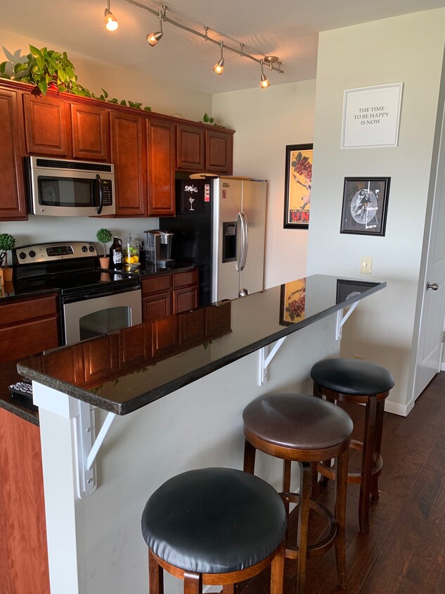 Primary Photo - 2601 Eighth St W