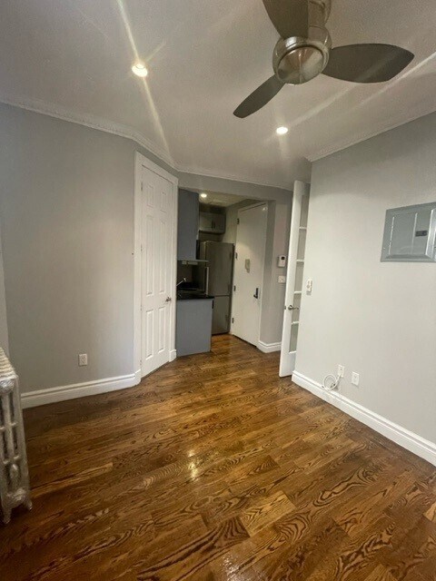 Foto del edificio - 326 E 35th St