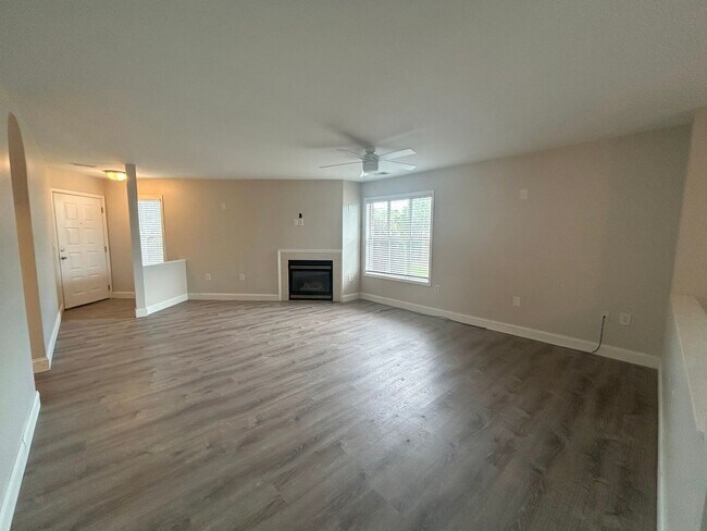 Foto del edificio - First floor 2 bedroom/2 bathroom condomini...