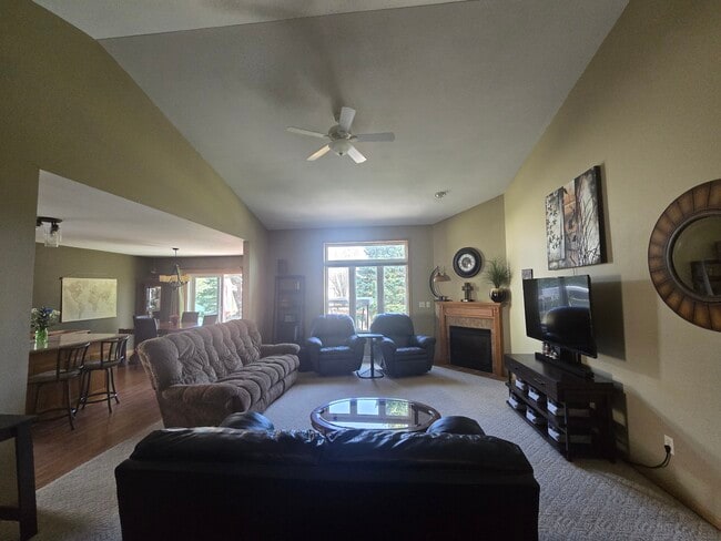 Building Photo - 541 Kramer Ln
