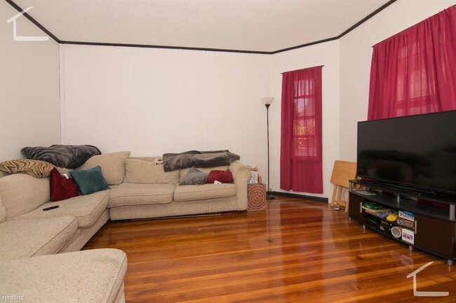 Building Photo - 3 br, 2 bath  - 6 Benson St # 7-1