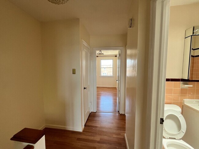 Foto del edificio - 3 bedroom 1 bath house
