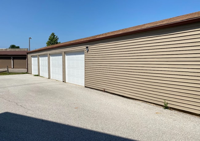 Building Photo - 1106 8th St Ct