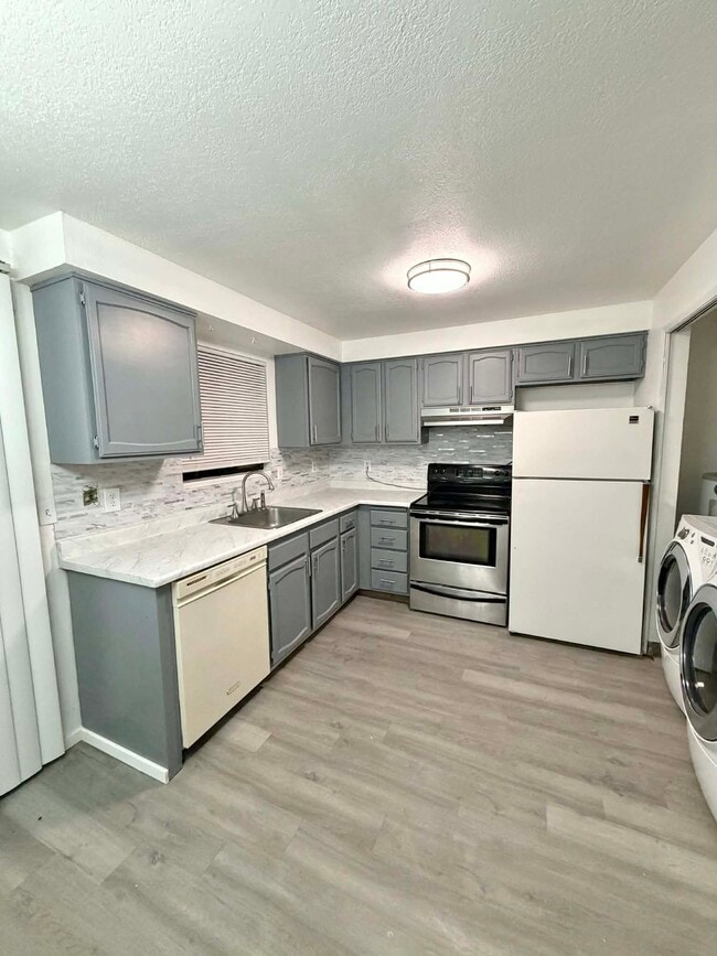 Building Photo - 19535 NW Pondosa Ct