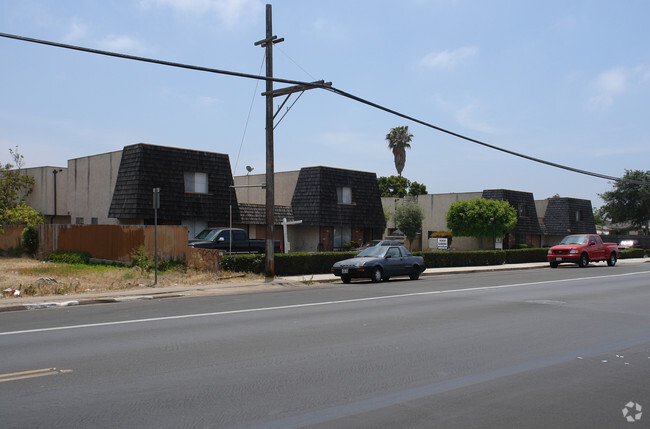 Building Photo - Acacia Gardens