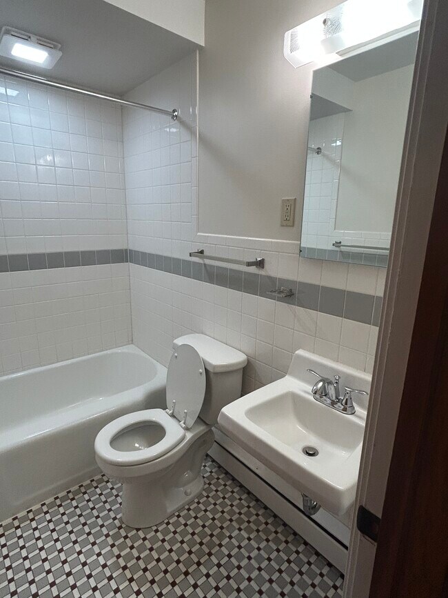 Foto del edificio - 1119 Chandler St