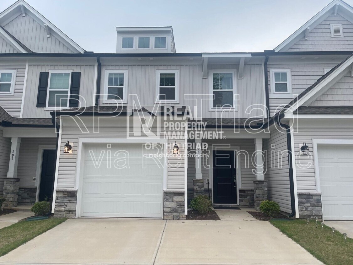Foto principal - 207 Solacium Ln