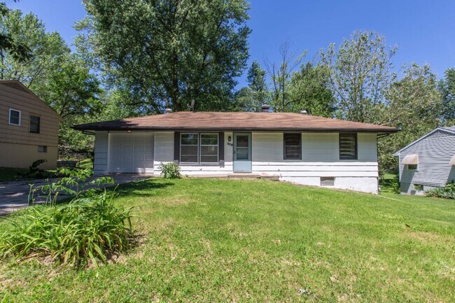Building Photo - 1808 N Kiger Rd
