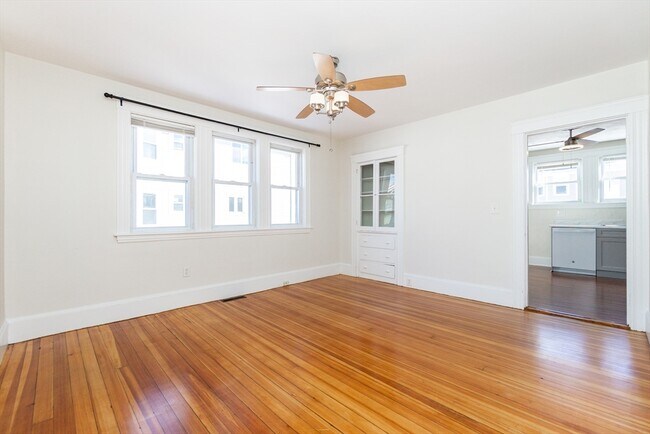 Foto del edificio - 359 Concord St