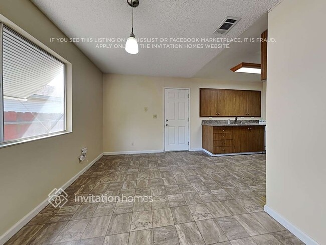 Building Photo - 1984 Finch Way