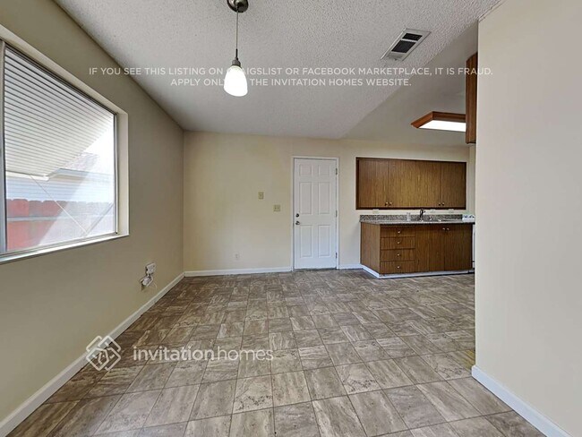 Foto del edificio - 1984 Finch Way