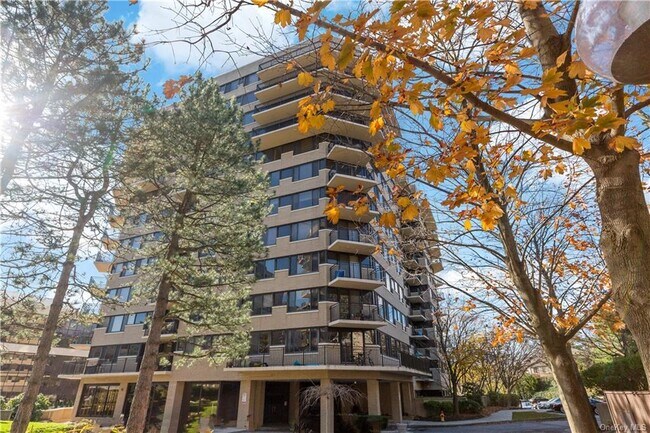 Building Photo - 25 Rockledge Ave