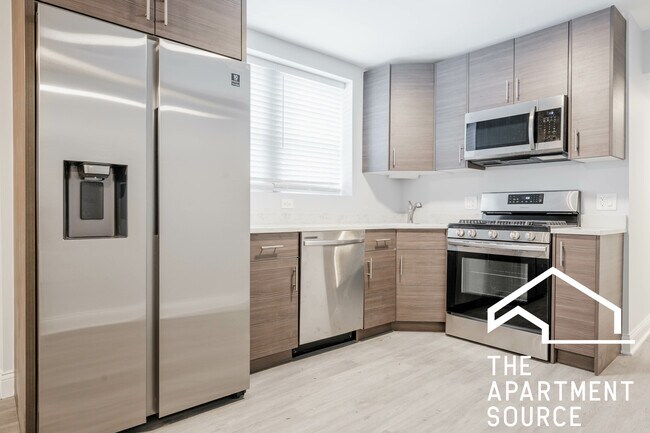 Foto del edificio - 2647 N Sacramento Ave