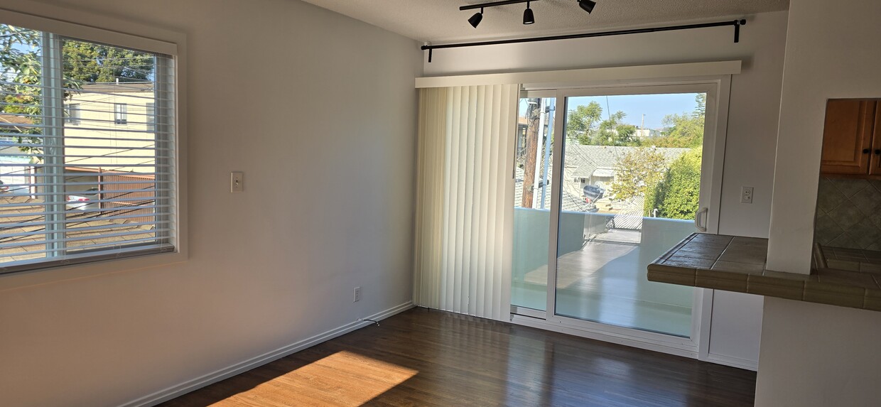 Dining area/ Patio - 1653 Franklin St