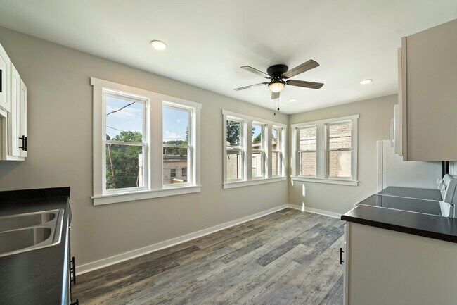 Foto del edificio - 1205 Charleston Ave