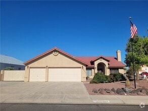 Building Photo - 3835 Smoketree Cir