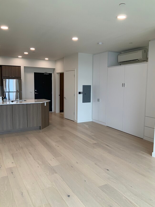 Building Photo - Arris