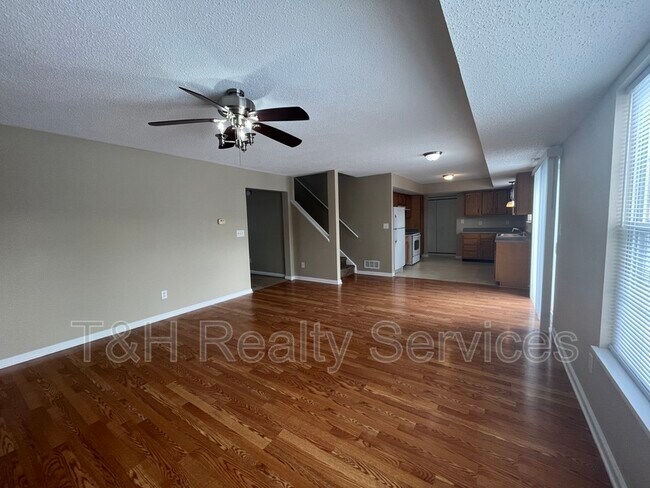 Building Photo - 6653 Southern Cross Dr