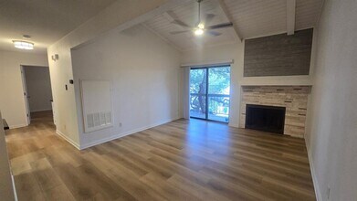 Building Photo - 8600 Fathom Cir