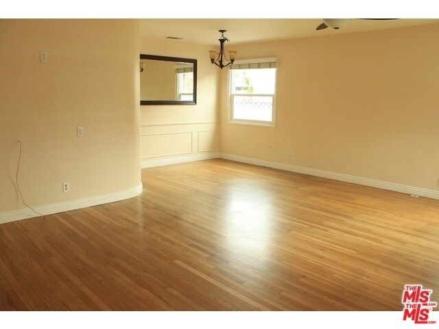 Building Photo - 609 W 37th St