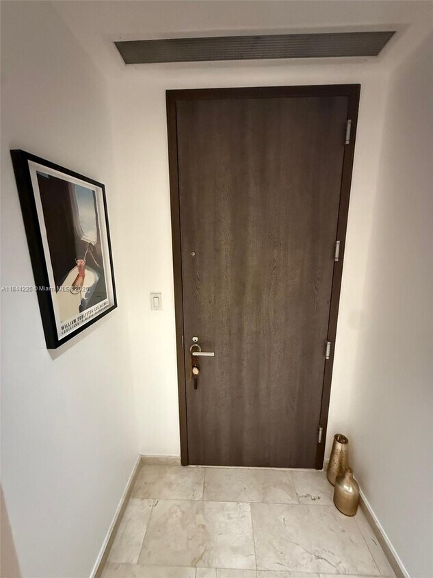 Foto principal - 68 SW 6th St